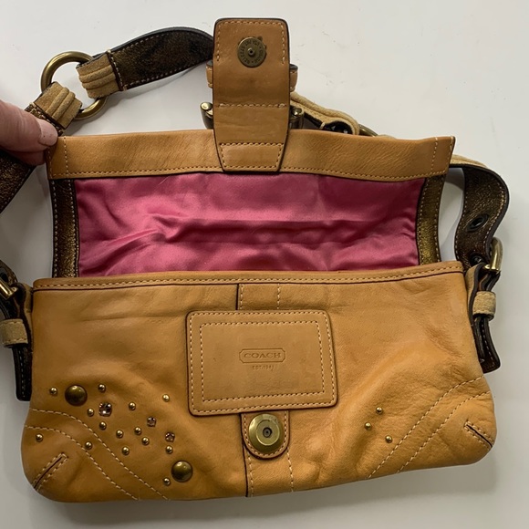 Coach studded vachetta leather shoulder bag - Picture 10 of 14